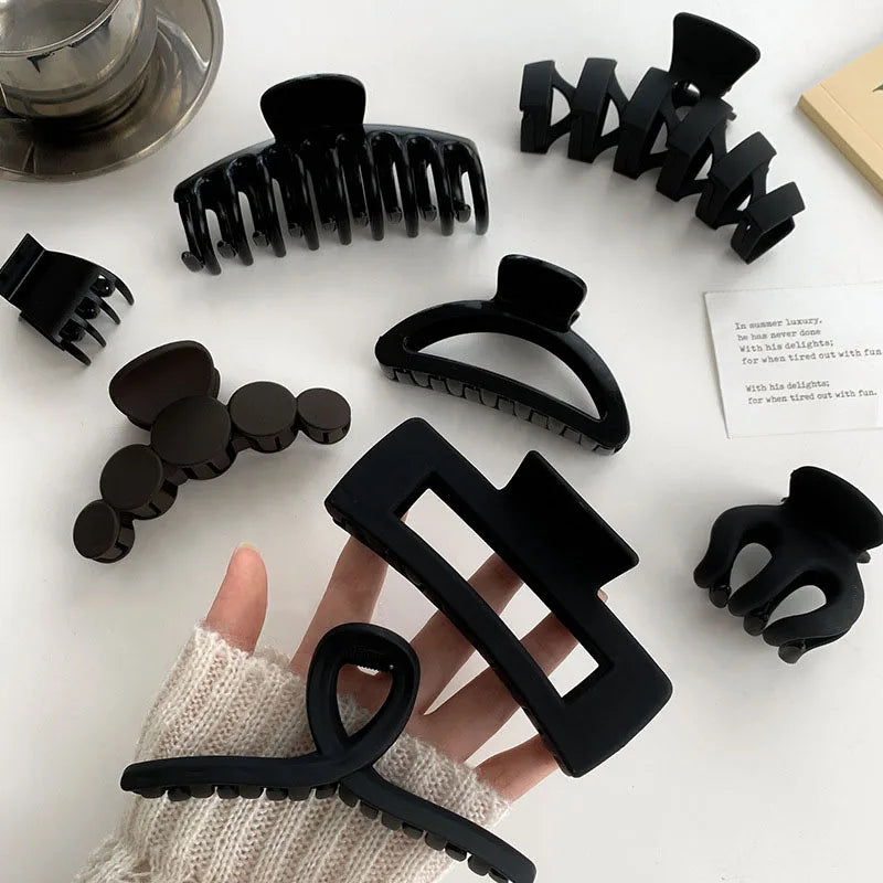 The No. 1 HAIR CLAW (+9 DIFFERENT SHAPES)
