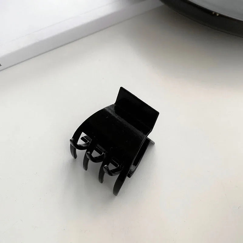 The No. 1 HAIR CLAW (+9 DIFFERENT SHAPES)
