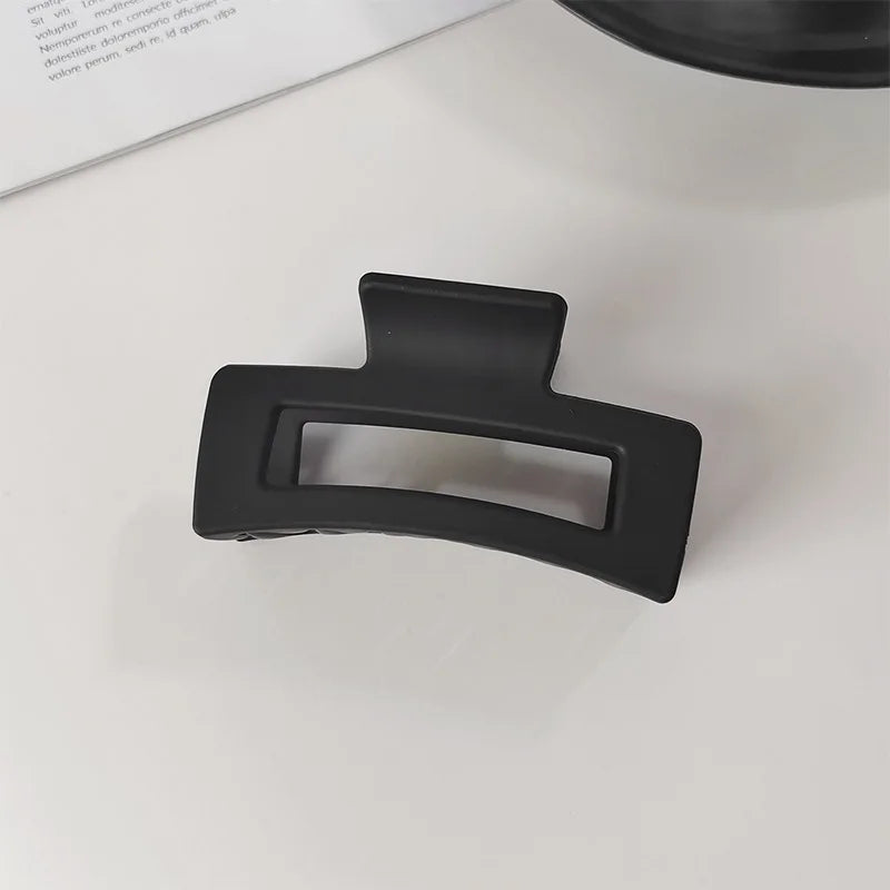 The No. 1 HAIR CLAW (+9 DIFFERENT SHAPES)