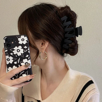 The No. 1 HAIR CLAW (+9 DIFFERENT SHAPES)